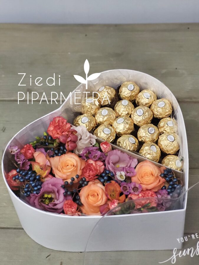 Lielā ziedu kaste ar Ferrero Rocher konfektēm nr 2